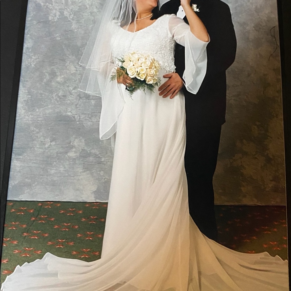 Size 16-18 lace and silk wedding dress